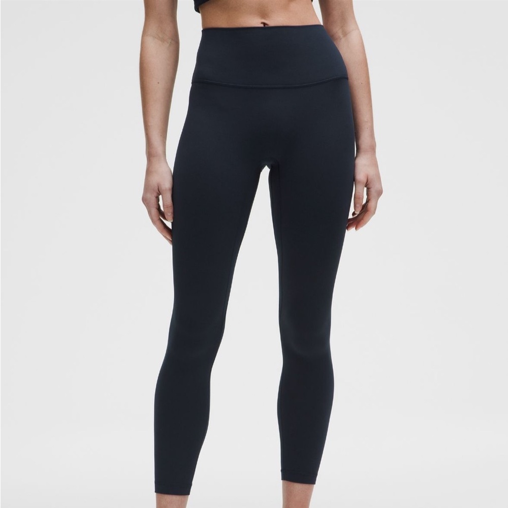 Lululemon’s Align No-Line HR Pant 25”